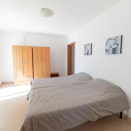 Penthouse With Distanced Seaview *